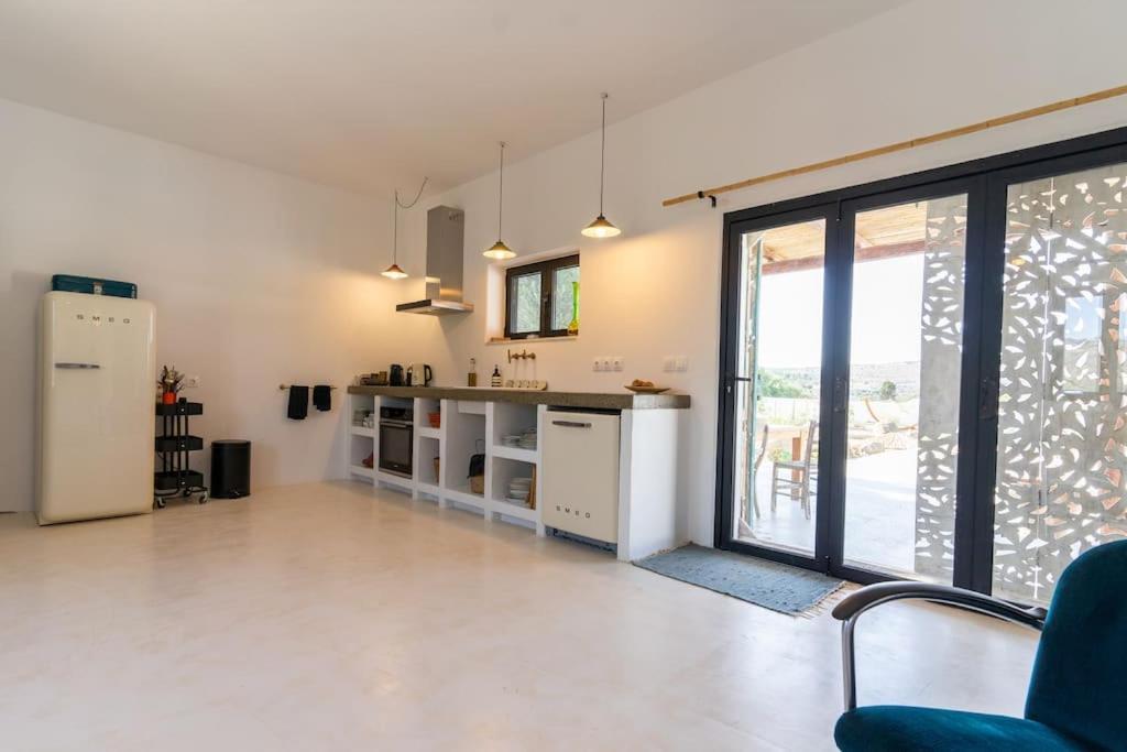 Villa Louloudia Stylish Luxury Villa With Private Pool ปิตซีเดีย ภายนอก รูปภาพ